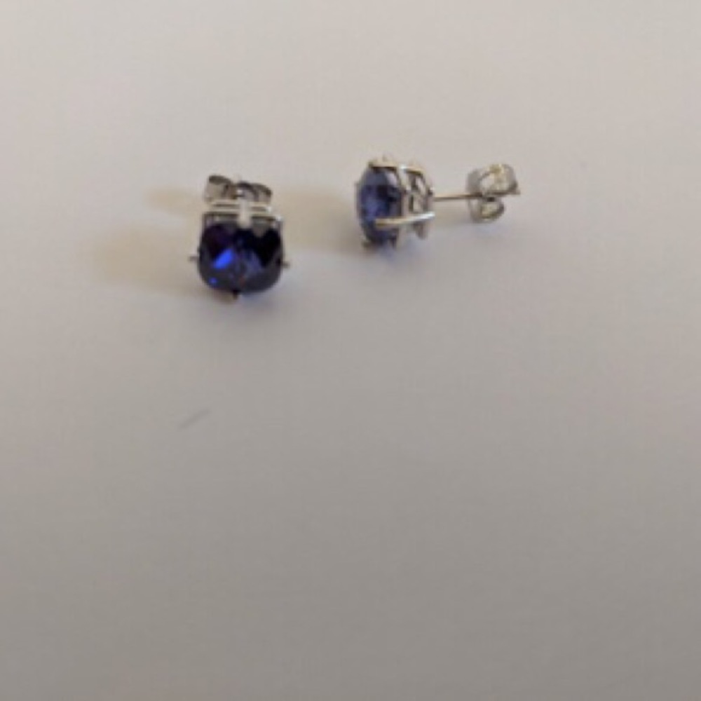 Brand New $318 14K White Gold + Tanzanite Earrings